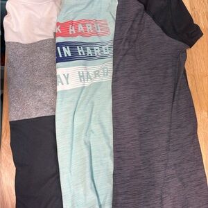 Old Navy Gray and Green Short Sleeve Tees Casual Cotton Blend